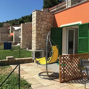 Appartement La Casa Del Mare : Cozy With Seaview And Garden, Vintimille